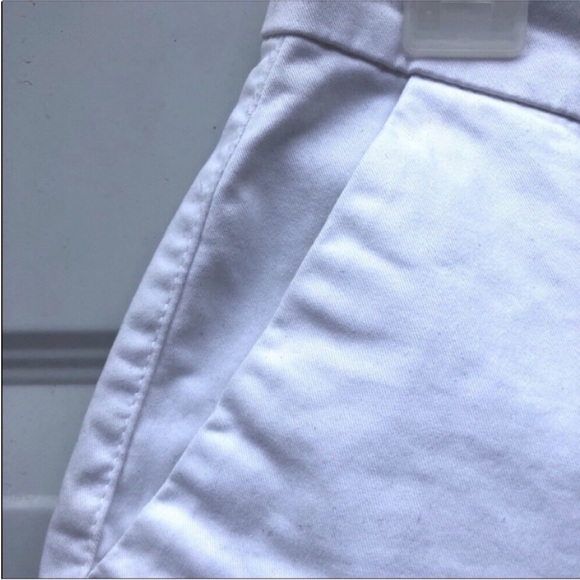 Old Navy white shorts - Picture 3 of 10